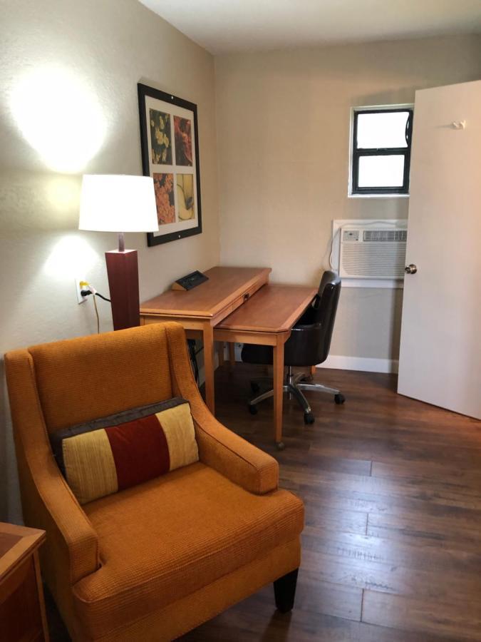 Ocala Cove Motel Bagian luar foto